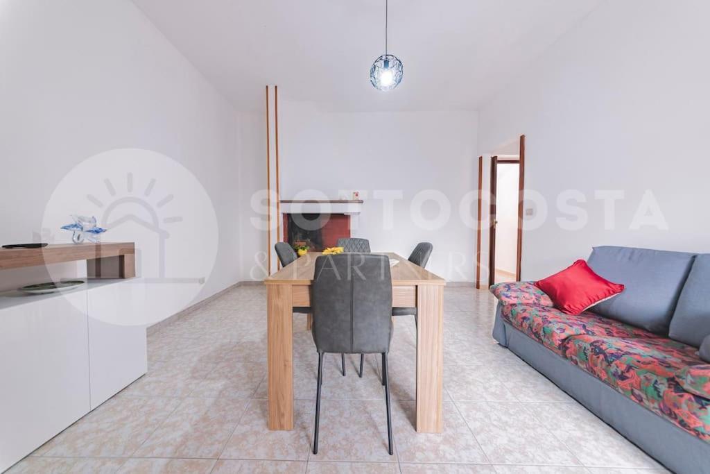 Lucy'S Flat - Melendugno Apartment ภายนอก รูปภาพ
